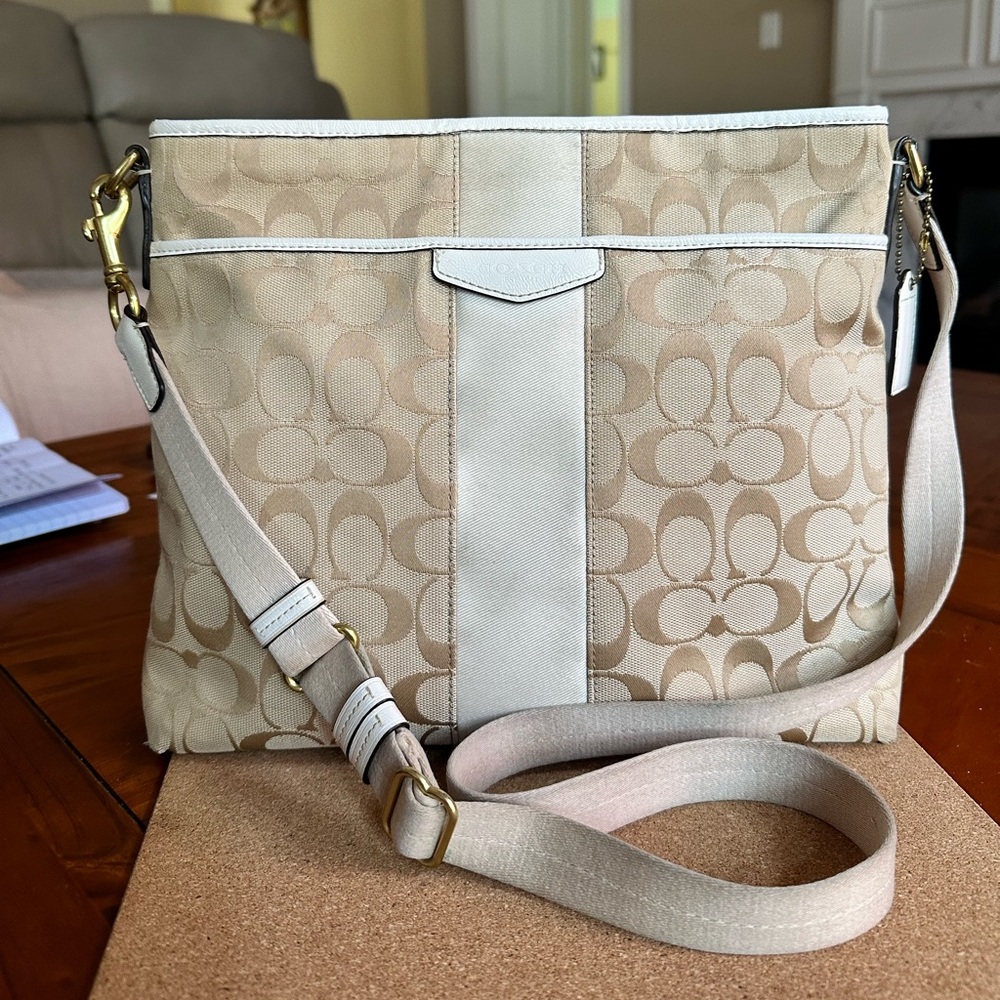 Sold- Coach Signature Crossbody File Bag, Light Cream/Khaki, VGUC